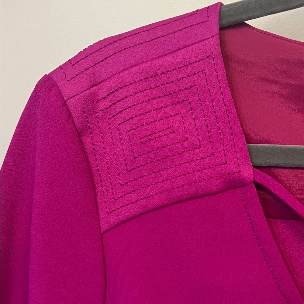 Trina Turk Escondido Blouse Fuchsia Size M – Gold‎ Chain Tassels - Picture 3 of 7